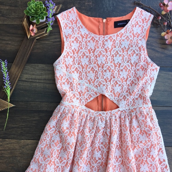 MINKPINK CORAL WHITE LACE DRESS - Picture 8 of 8